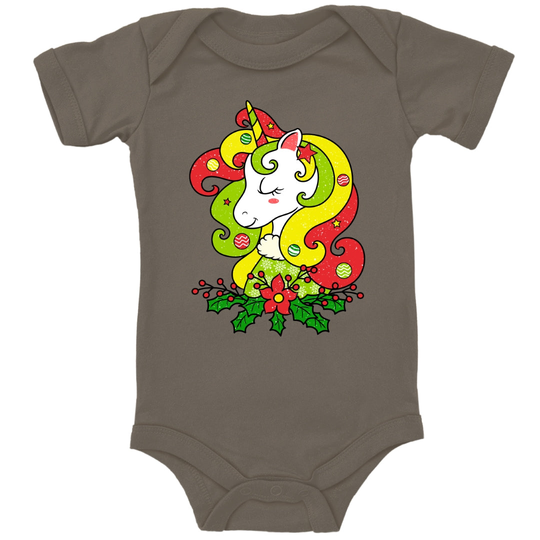 Weihnachtlich geschmücktes Einhorn