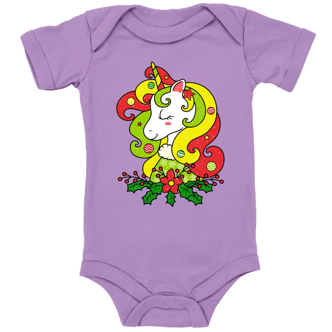 Weihnachtlich geschmücktes Einhorn