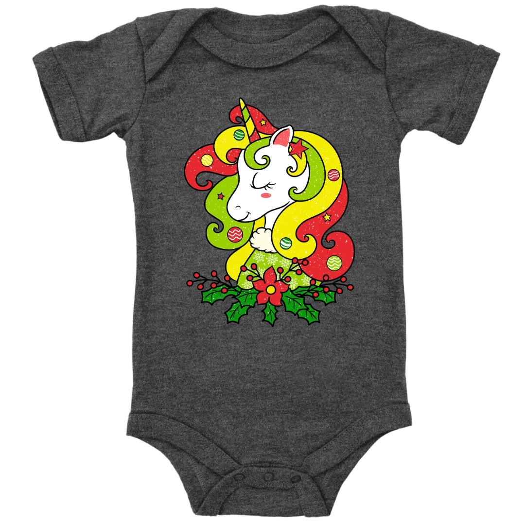 Weihnachtlich geschmücktes Einhorn
