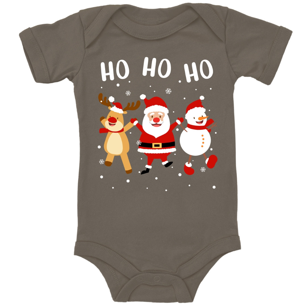 Ho Ho Ho, Weihnachtsmann, Schneemann und Elch tanzen im Schnee