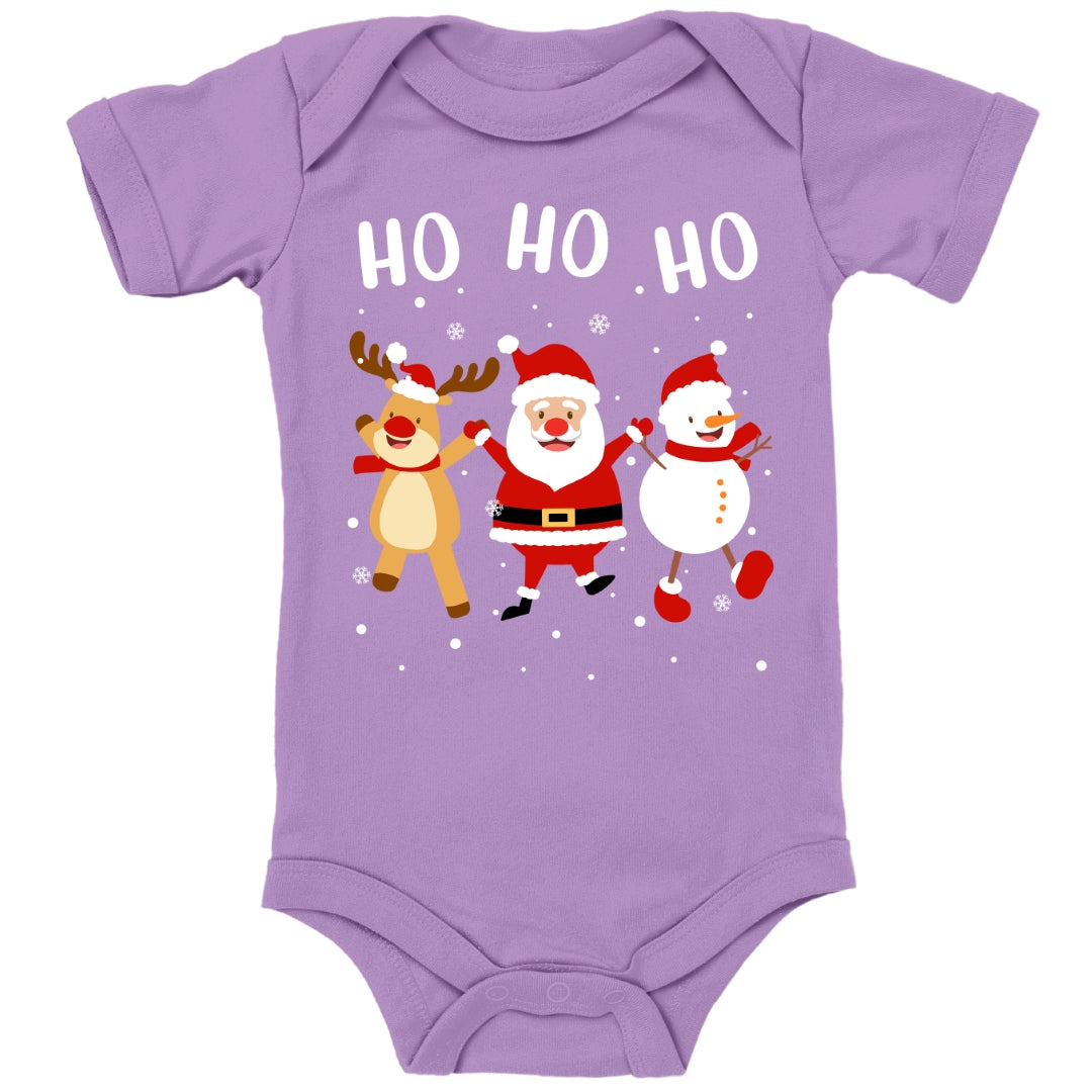Ho Ho Ho, Weihnachtsmann, Schneemann und Elch tanzen im Schnee