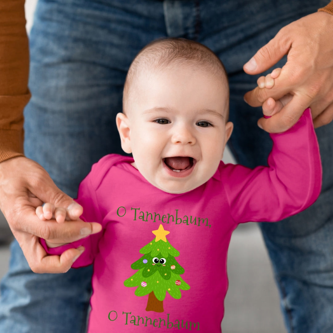 O Tannenbaum, niedlicher Weihnachtsbaum mit Christbaumkugeln