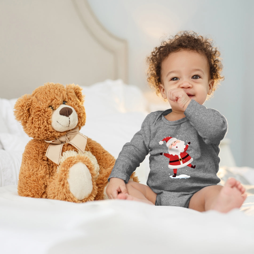 Fröhlicher Weihnachtsmann tanzt im Schnee