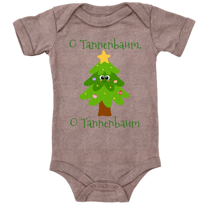 O Tannenbaum, niedlicher Weihnachtsbaum mit Christbaumkugeln