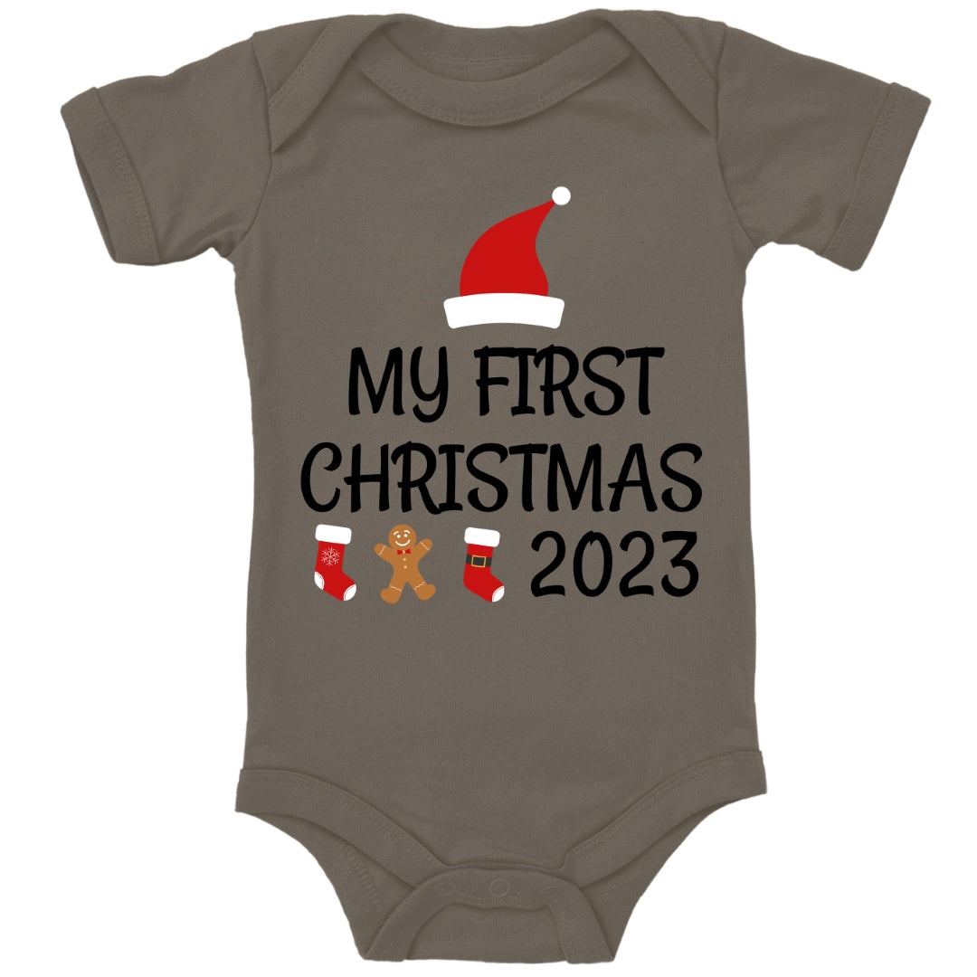 My first christmas 2023, Weihnachtsmann-Mütze, Stiefel, Lebkuchenmann