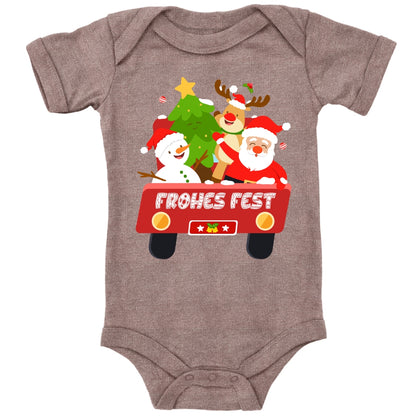 Frohes Fest, Weihnachtsmann , Schneemann, Elch und Tannenbaum im Weihnachtsauto